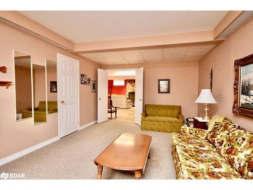 263 Dock Road, Barrie, ON - Indoor Photo Showing Living Room