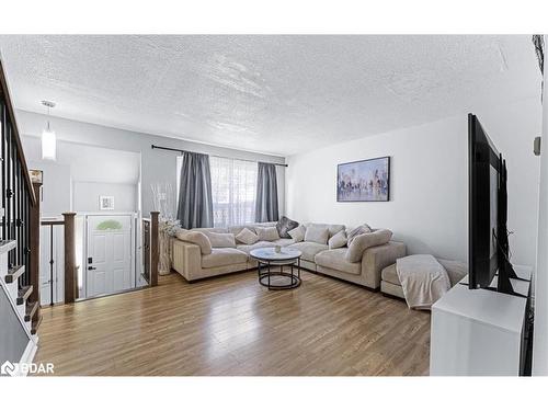 I7-63 Ferris Lane, Barrie, ON - Indoor Photo Showing Living Room