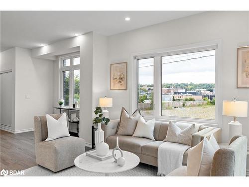 12 Wyn Wood Lane, Orillia, ON - Indoor Photo Showing Living Room