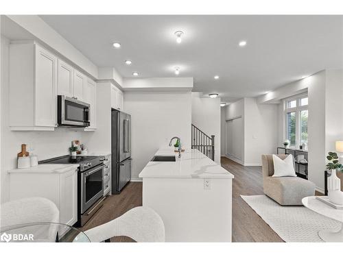 12 Wyn Wood Lane, Orillia, ON - Indoor Photo Showing Kitchen With Upgraded Kitchen