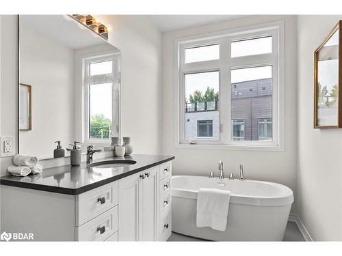 12 Wyn Wood Lane, Orillia, ON - Indoor Photo Showing Bathroom