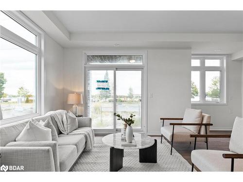 12 Wyn Wood Lane, Orillia, ON - Indoor Photo Showing Living Room