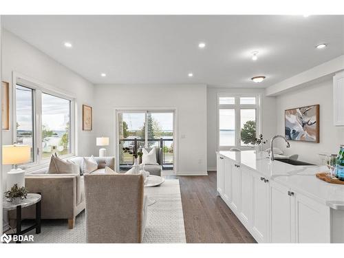 12 Wyn Wood Lane, Orillia, ON - Indoor Photo Showing Living Room