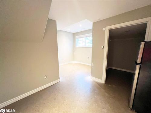 33 Cumming Drive, Barrie, ON - Indoor Photo Showing Other Room