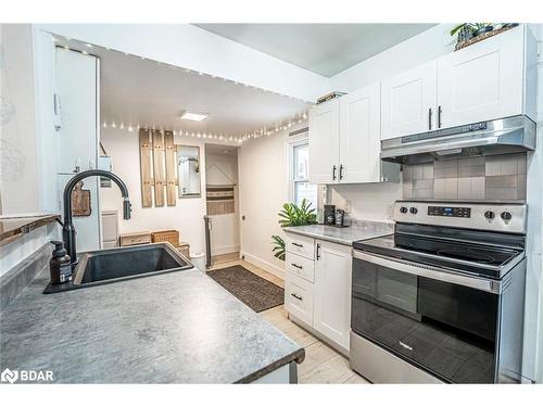 203 Southview Road, Barrie, ON - Indoor Photo Showing Kitchen