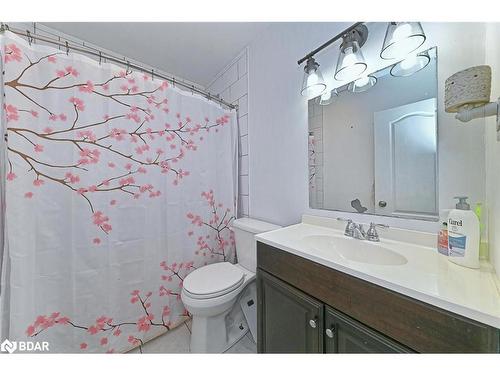 12 Mackenzie Drive, Georgetown, ON - Indoor Photo Showing Bathroom