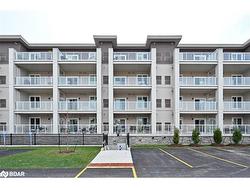 205-17 Spooner Crescent  Collingwood, ON L9Y 1T3