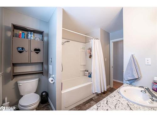 53 Ward Avenue, Oro-Medonte, ON - Indoor Photo Showing Bathroom