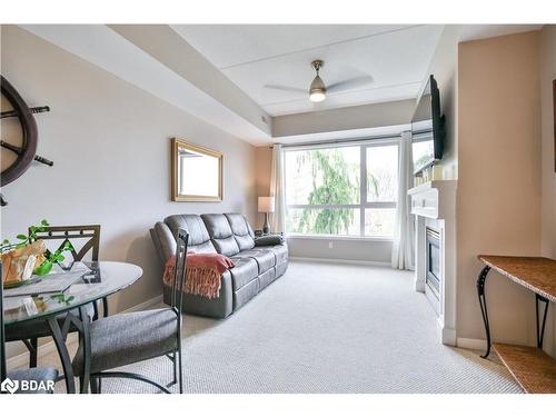 3012-750 Johnston Park Avenue, Collingwood, ON - Indoor Photo Showing Living Room