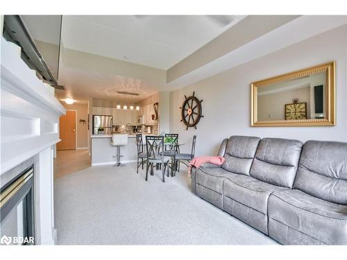 3012-750 Johnston Park Avenue, Collingwood, ON - Indoor Photo Showing Living Room