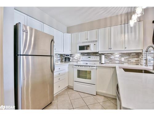 3012-750 Johnston Park Avenue, Collingwood, ON - Indoor Photo Showing Kitchen