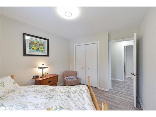 7187 Beach Drive, Washago, ON - Indoor Photo Showing Bedroom