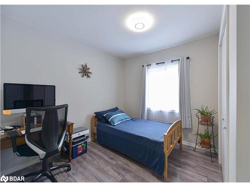 7187 Beach Drive, Washago, ON - Indoor Photo Showing Bedroom