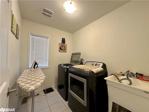 396 Equestrian Way, Cambridge, ON - Indoor Photo Showing Laundry Room