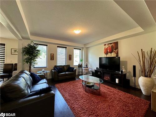 396 Equestrian Way, Cambridge, ON - Indoor Photo Showing Living Room