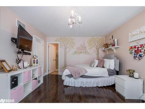 49 Hamilton Drive, Newmarket, ON - Indoor Photo Showing Bedroom