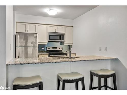 206-6 Brandy Lane Drive, Collingwood, ON - Indoor Photo Showing Kitchen With Stainless Steel Kitchen With Upgraded Kitchen