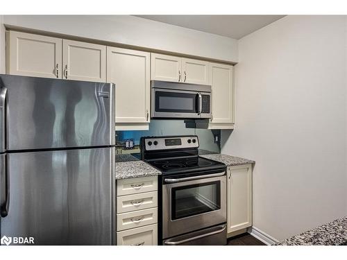 206-6 Brandy Lane Drive, Collingwood, ON - Indoor Photo Showing Kitchen With Stainless Steel Kitchen