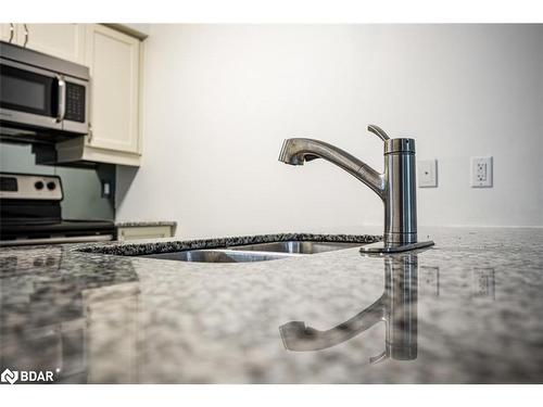 206-6 Brandy Lane Drive, Collingwood, ON - Indoor Photo Showing Kitchen