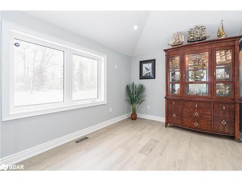 1135 Poplar Drive, Innisfil, ON - Indoor Photo Showing Other Room