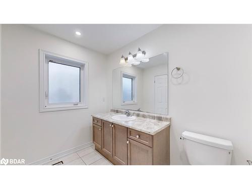 18-755 Linden Drive, Cambridge, ON - Indoor Photo Showing Bathroom