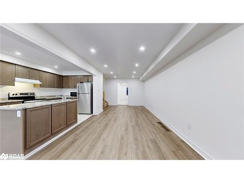 18-755 Linden Drive, Cambridge, ON - Indoor Photo Showing Kitchen