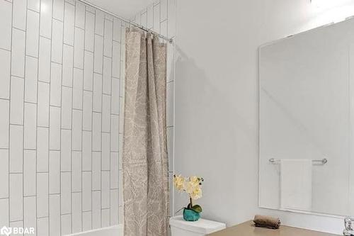 17 Chambery Street, Bracebridge, ON - Indoor Photo Showing Bathroom