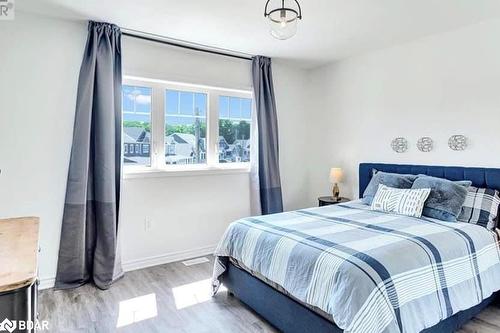 17 Chambery Street, Bracebridge, ON - Indoor Photo Showing Bedroom