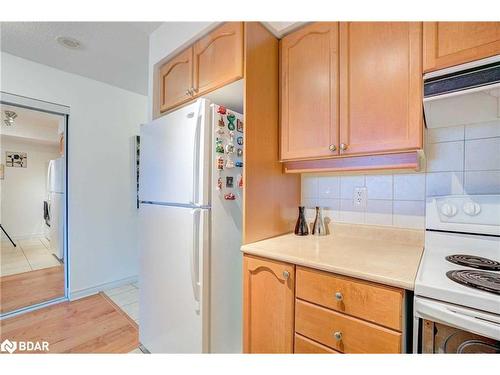 431-700 Humberwood Boulevard, Etobicoke, ON - Indoor Photo Showing Kitchen