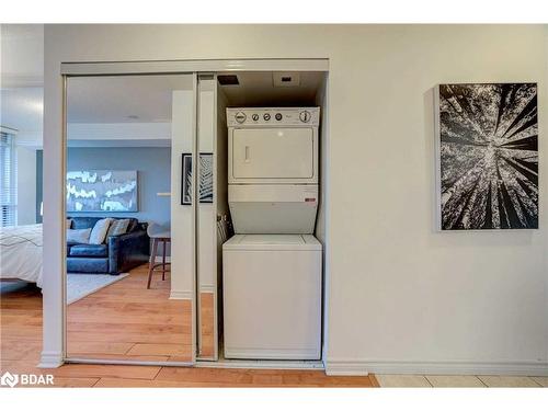 431-700 Humberwood Boulevard, Etobicoke, ON - Indoor Photo Showing Laundry Room