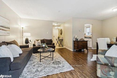 290 Collings Avenue, Bradford West Gwillimbury, ON - Indoor Photo Showing Living Room