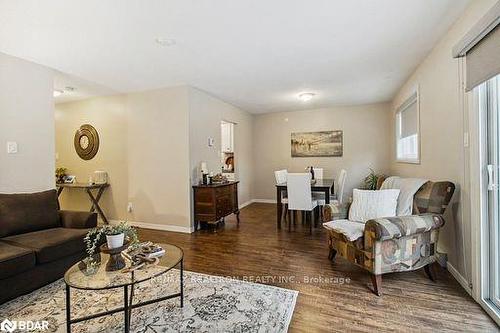 290 Collings Avenue, Bradford West Gwillimbury, ON - Indoor Photo Showing Living Room