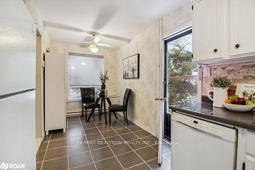 290 Collings Avenue, Bradford West Gwillimbury, ON - Indoor Photo Showing Kitchen