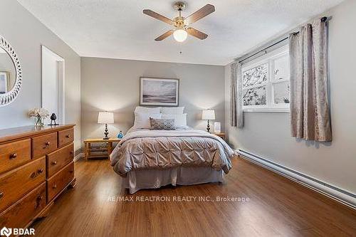 290 Collings Avenue, Bradford West Gwillimbury, ON - Indoor Photo Showing Bedroom