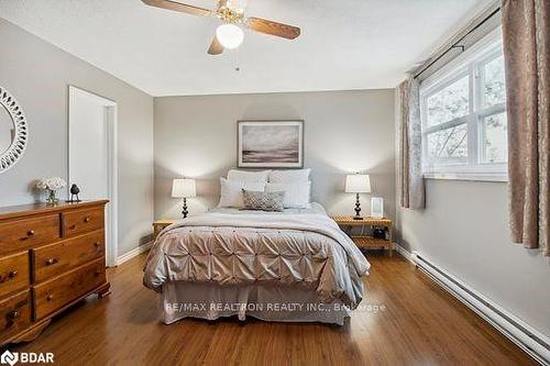 290 Collings Avenue, Bradford West Gwillimbury, ON - Indoor Photo Showing Bedroom