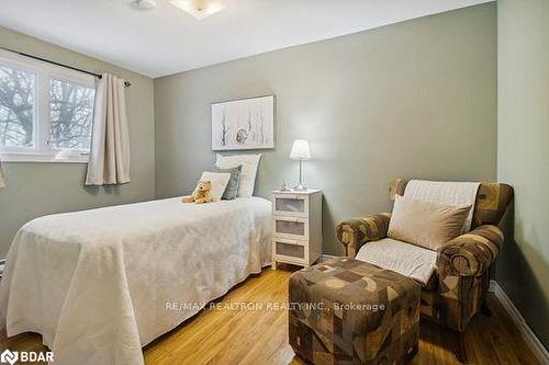 290 Collings Avenue, Bradford West Gwillimbury, ON - Indoor Photo Showing Bedroom