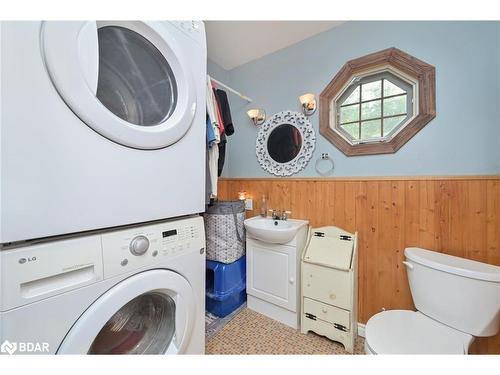 1071 Wood Street, Innisfil, ON - Indoor Photo Showing Laundry Room