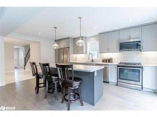 61 Quinn Forest Drive, Bracebridge, ON - Indoor Photo Showing Kitchen With Stainless Steel Kitchen With Upgraded Kitchen