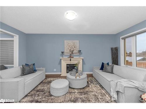 10 Fruitvale Circle Circle, Brampton, ON - Indoor Photo Showing Living Room With Fireplace