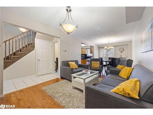 125 Terni Boulevard, Hamilton, ON - Indoor Photo Showing Living Room