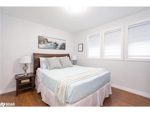 282 Robins Point Road, Tay, ON - Indoor Photo Showing Bedroom