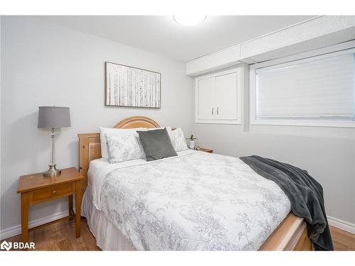 282 Robins Point Road, Tay, ON - Indoor Photo Showing Bedroom