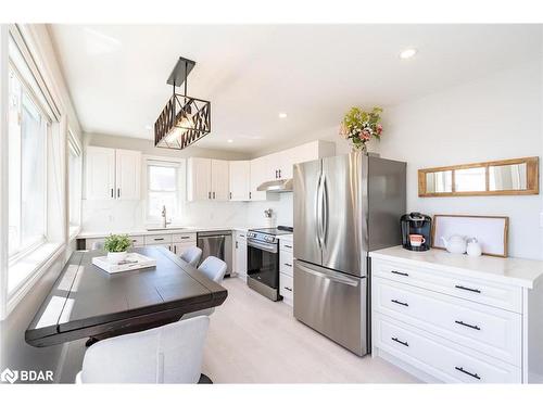 282 Robins Point Road, Tay, ON - Indoor Photo Showing Kitchen