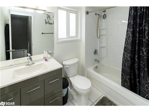 13 Truax Crescent, Essa, ON - Indoor Photo Showing Bathroom