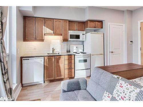 221-58 Marine Parade Drive, Etobicoke, ON - Indoor Photo Showing Kitchen