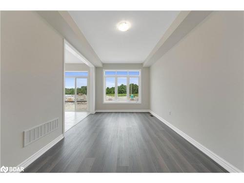 82 Ferragine Crescent, Bradford West Gwillimbury, ON - Indoor Photo Showing Other Room