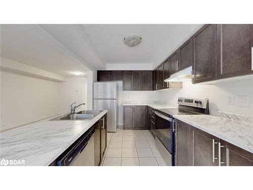 23-755 Linden Drive, Cambridge, ON - Indoor Photo Showing Kitchen With Double Sink