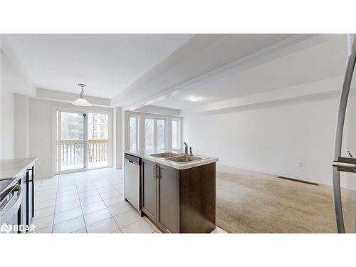 23-755 Linden Drive, Cambridge, ON - Indoor Photo Showing Kitchen With Double Sink