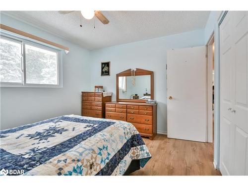 93 Jamieson Crescent, Oro-Medonte, ON - Indoor Photo Showing Bedroom