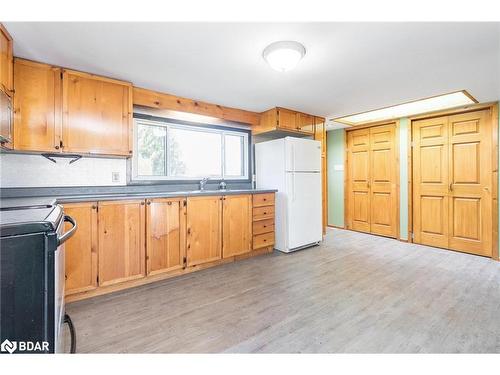 2508 Old Fort Road, Midland, ON - Indoor Photo Showing Kitchen